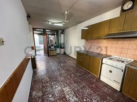 Casa 4 ambientes con 1 baño
