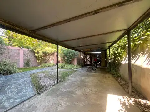 Casa 5 ambientes con 2 baños