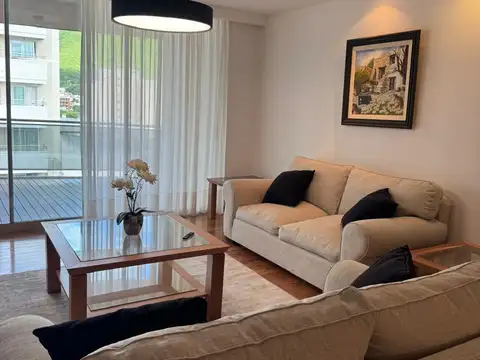 Dean Funes 500, Piso 5 A