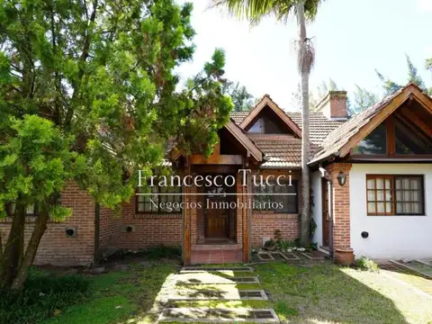 Casa en venta 5 ambientes en La Tradición