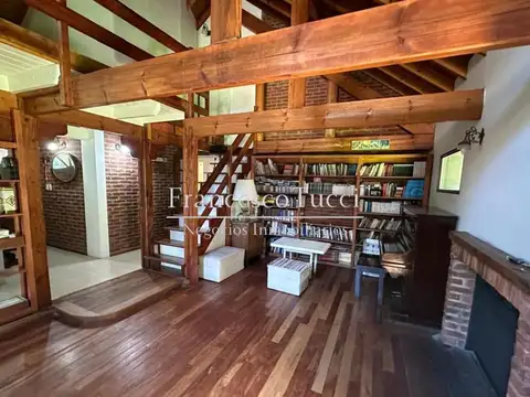 Casa 5 ambientes con 2 baños