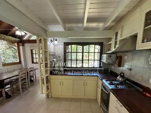 Casa en Venta con 1 cochera