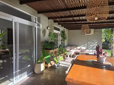 Casa en Alquiler de 3 dormitorios