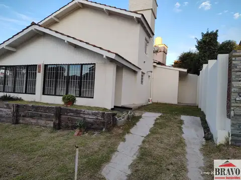 Casa / Chalet en venta de 3 dormitorios c/ cochera en Zona Sur