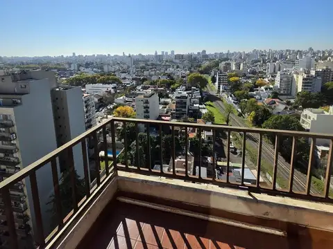 Hermoso 2 amb muy luminoso balcon piso alto
