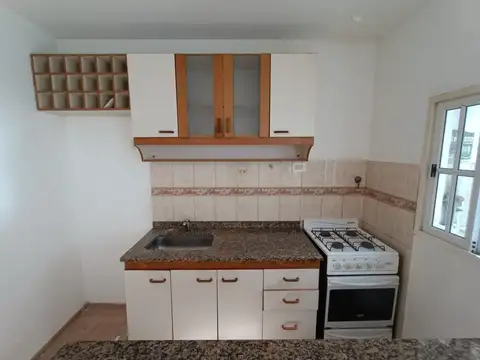 Departamento en Alquiler en Caseros, $ 750.000