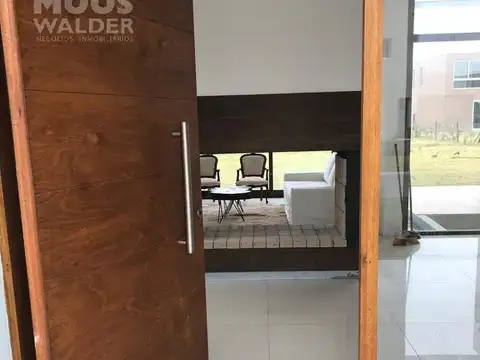 Excelente Casa en Puertos del Lago  Cristian Mooswalder Propiedades