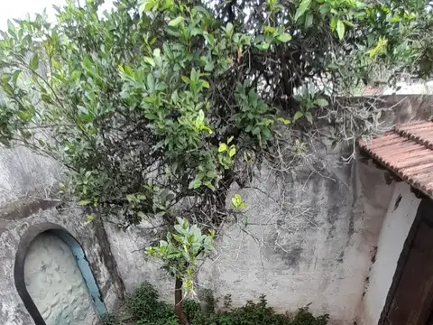 Depto Tipo Casa en Venta 50 años