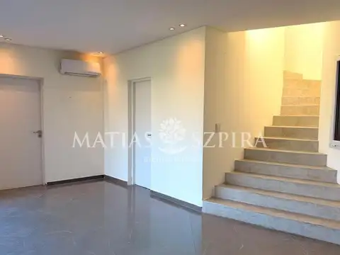 Casa en Venta en Barrio Privado Astorga, USD 370.000