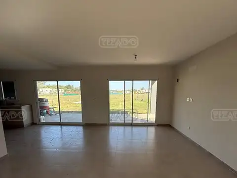 Casa 4 ambientes con 3 baños