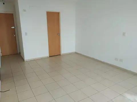 AMPLIO MONOAMBIENTE CENTRO En Alquiler