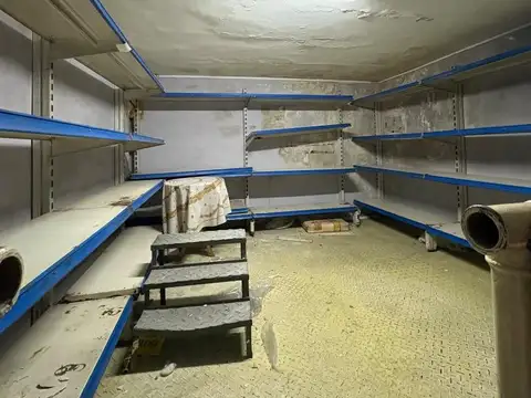 LOCAL EN LINIERS EN PLENO FOCO COMERCIAL