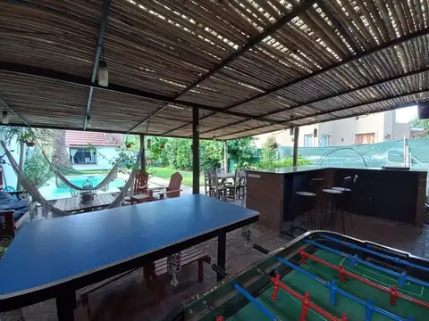 Casa en Alquiler Temporal con 1 cochera