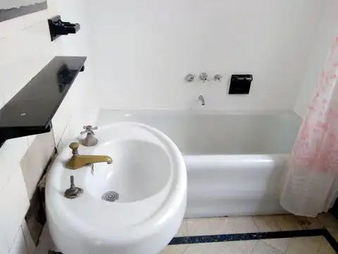 Depto Tipo Casa en Alquiler 40 años