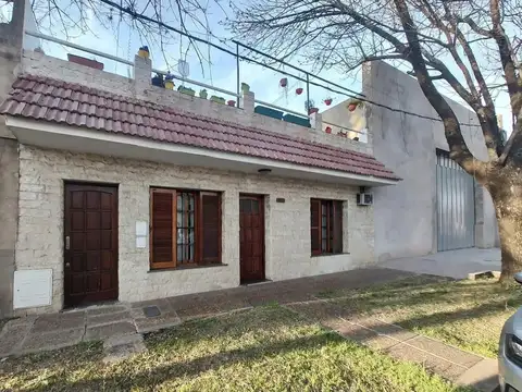 CASA EN VENTA CON QUINCHO Y PILETA