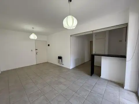 DEPARTAMENTO 2 AMBIENTES EN ALQUILER EN CASTELAR NORTE