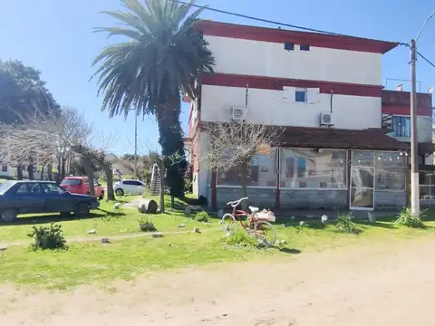 Venta local  + Dto 2 amb /gas nat lote 270m2 250m2 cub