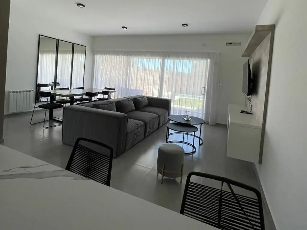 Casa en Alquiler Temporal con cochera