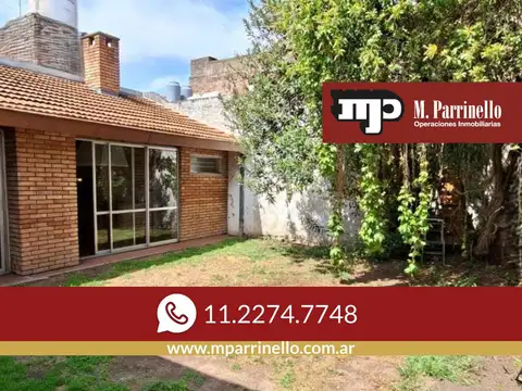 Amplia Casa de 4 ambientes con quincho y jardín