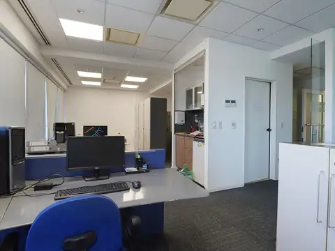 Oficina en Venta con 2 cocheras