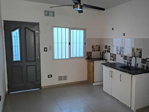 Duplex 3 ambientes con patio en Hurlingham