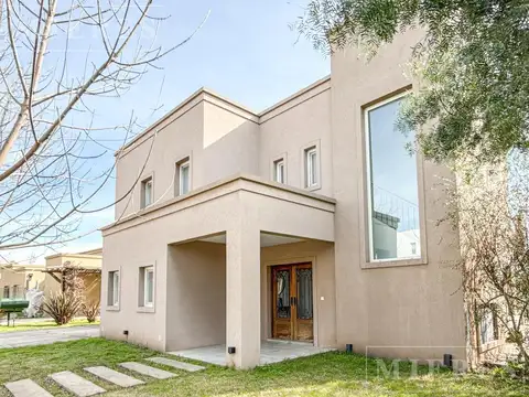 Casa en Venta en Pilar del Este - Santa Guadalupe, USD 310.000