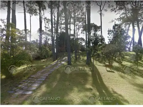 Casa en venta zona de paradas. A cinco cuadras del mar. Punta del este.