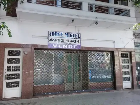 Local sobre Avenida Caseros