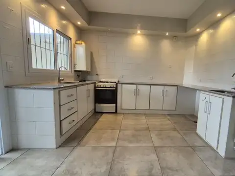 Casa 3 ambientes con 3 baños