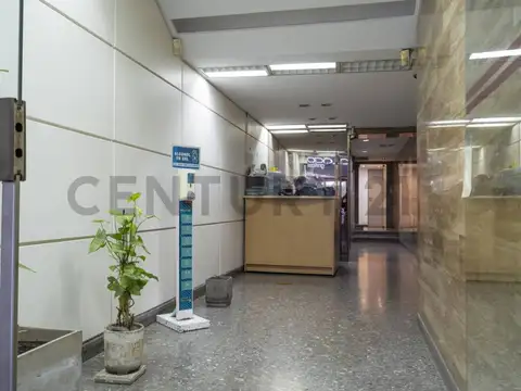 Avenida Valentín Alsina 1400, Piso 0