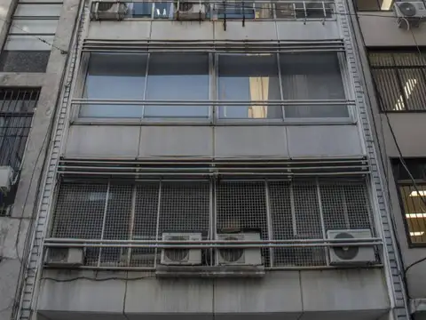 Avenida Valentín Alsina 1400, Piso 0