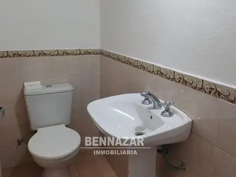 Casa 3 ambientes con 2 baños