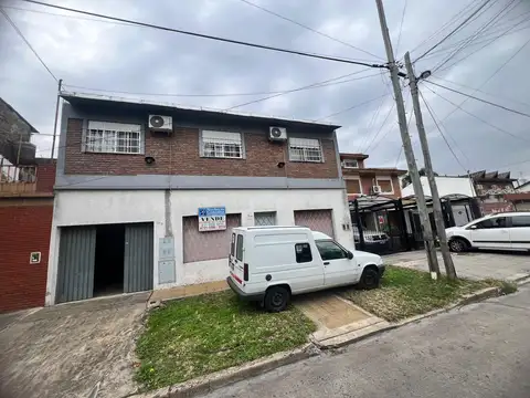 Martin Coronado Departamento 4 Ambientes Garaje 2 Autos Patio F: 10402