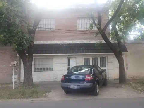 VENTA CASA 3 DORMITORIOS, PATIO Y COCHERA