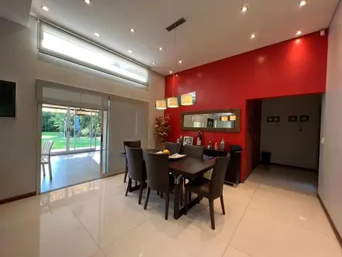 Casa 4 ambientes con 3 baños
