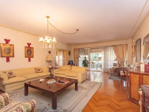 Venta Depto Belgrano 4 Amb con Dependencia Cochera