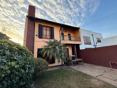 CASA EN VENTA EN TEMPERLY 5 AMBIENTES