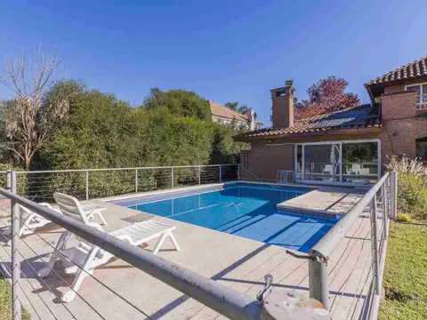 Casa 5 ambientes con 3 baños