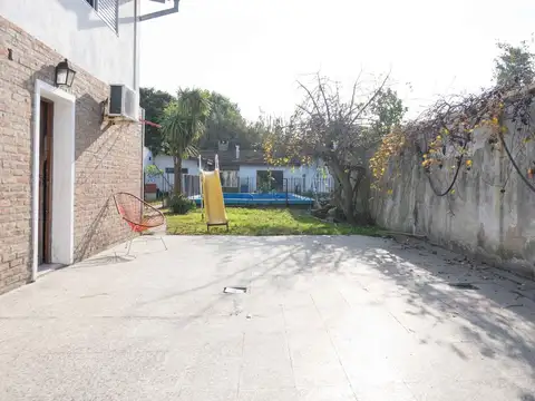 Casa + Departamento en VENTA en Berisso con pileta