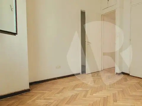 Venta departamento 3 ambientes con balcon ideal reciclar en Parque Rivadavia