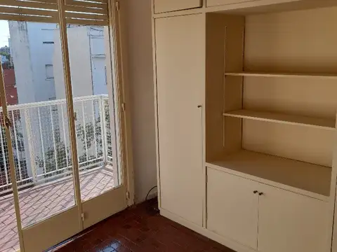 MONOAMBIENTE CON BALCON AL FRENTE MUY LUMINOSO