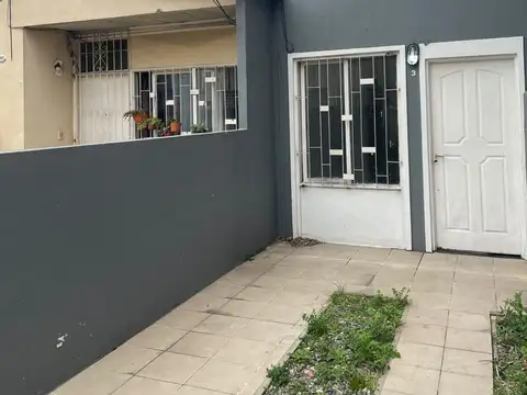 DUPLEX 3 AMBIENTES CON FONDO