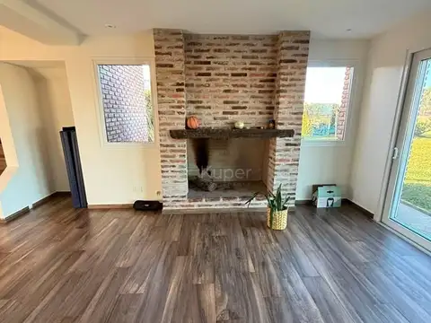 Casa en Alquiler Temporal con 1 cochera