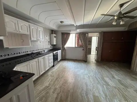 Corrientes 2100, Piso 5