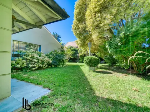 Casa en Venta con 4 cocheras