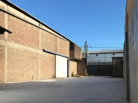 Hermoso galpon de grandes dimensiones 