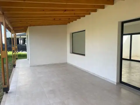 Casa en Venta en El Canton - Norte, USD 245.000