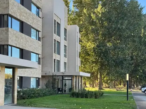 Av. Plottier 1000