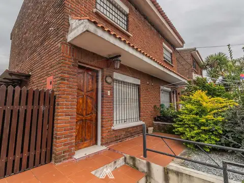 VENTA CASA NUEVO PARIS 2 DORMITORIOS 2 BAÑOS