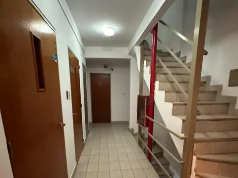 48 700, Piso 1